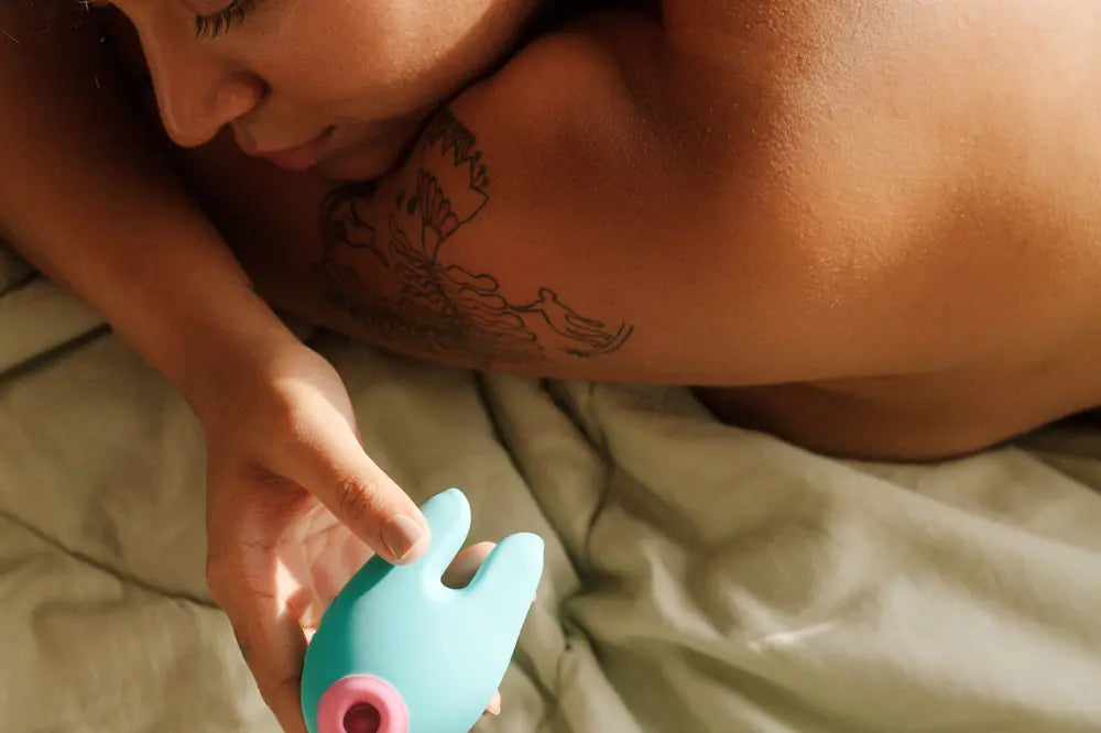 Your-Ultimate-Masturbation-Guide-Myths-Facts-Techniques-To-Know Leezu's