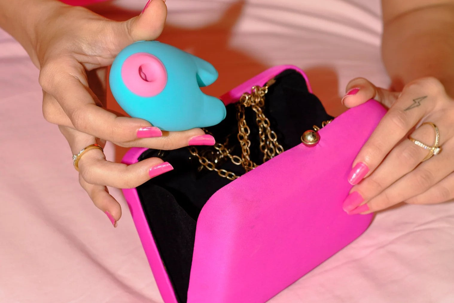 Best Quiet Vibrator for Shared Homes in India (2026)