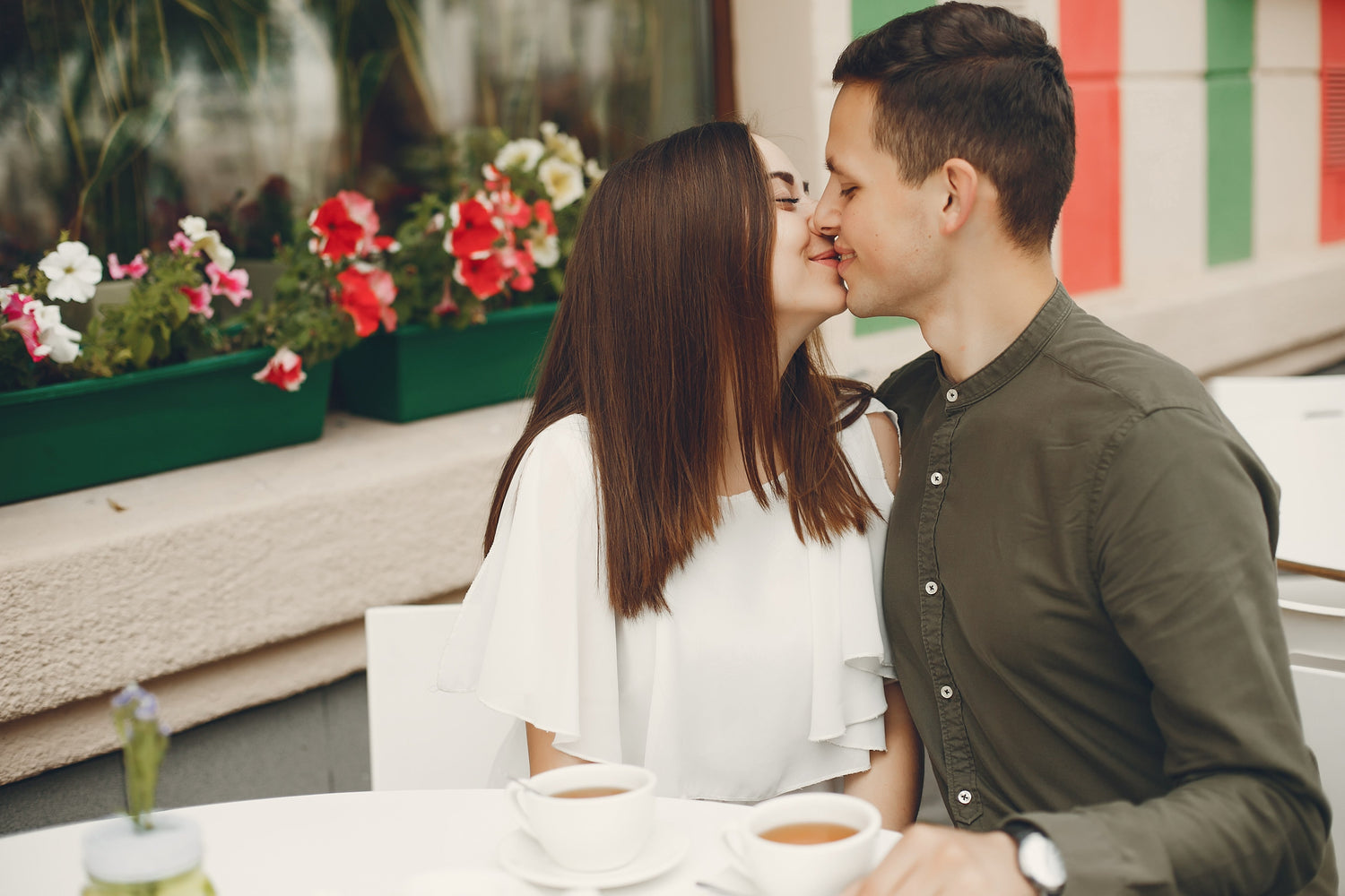 How to Do French Kiss: The Complete Beginner's Guide to More Confident and Intimate Kissing Leezu's