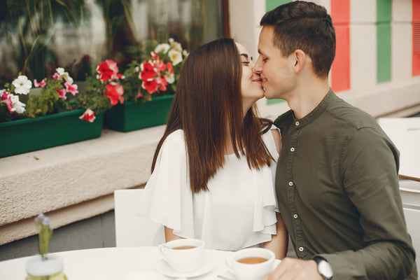 How to Do French Kiss: The Complete Beginner's Guide to More Confident and Intimate Kissing